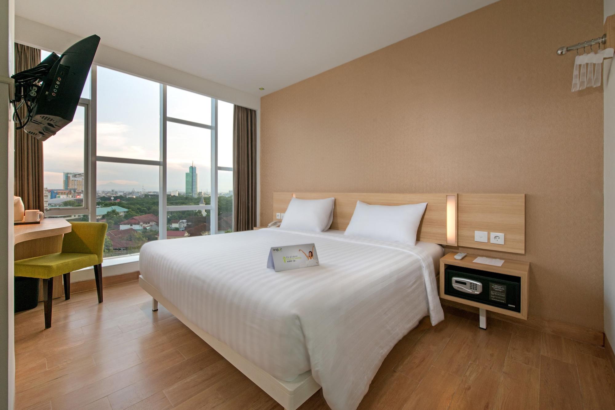 Whiz Prime Hotel Hasanuddin Makassar Ngoại thất bức ảnh