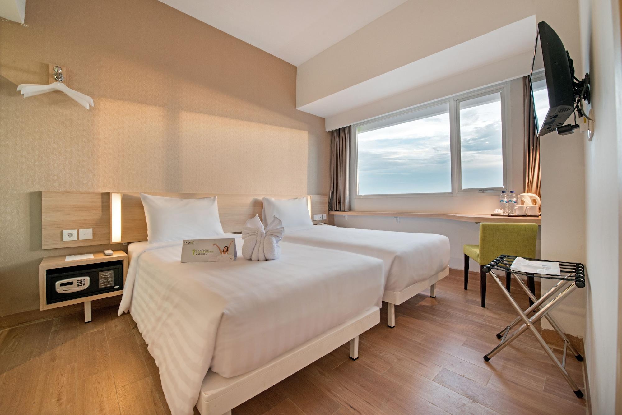 Whiz Prime Hotel Hasanuddin Makassar Ngoại thất bức ảnh