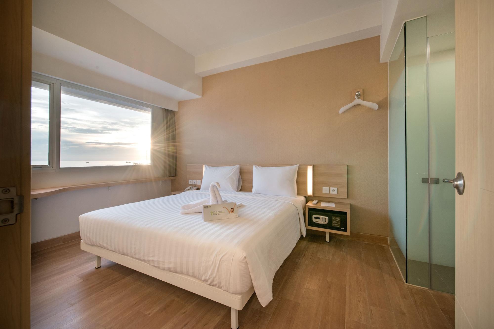 Whiz Prime Hotel Hasanuddin Makassar Ngoại thất bức ảnh