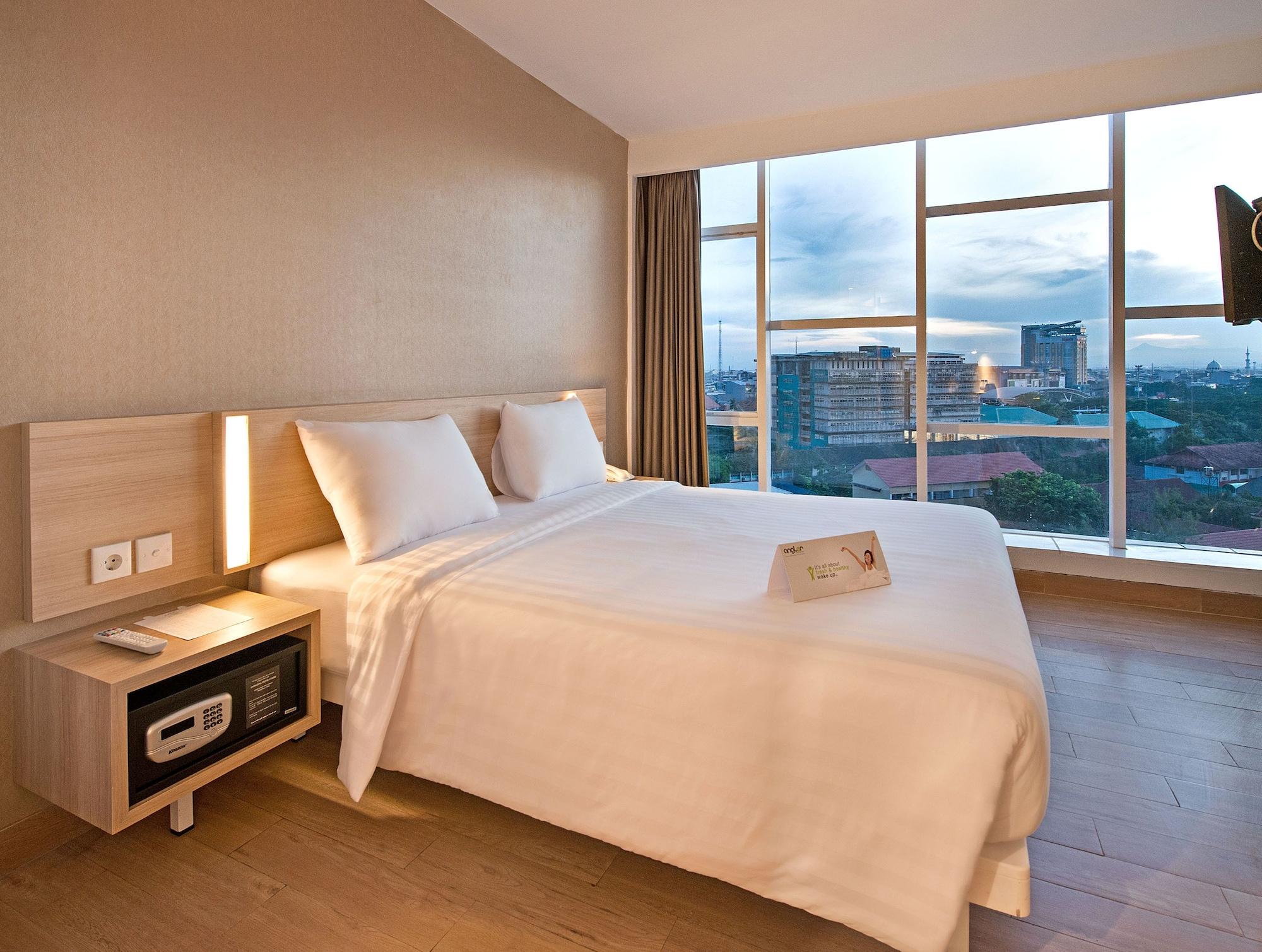 Whiz Prime Hotel Hasanuddin Makassar Ngoại thất bức ảnh