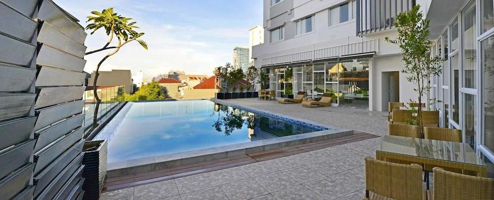 Whiz Prime Hotel Hasanuddin Makassar Ngoại thất bức ảnh