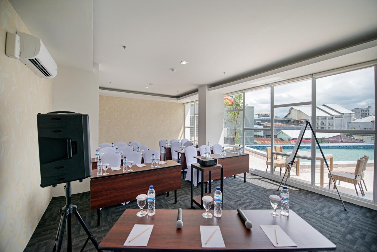 Whiz Prime Hotel Hasanuddin Makassar Ngoại thất bức ảnh