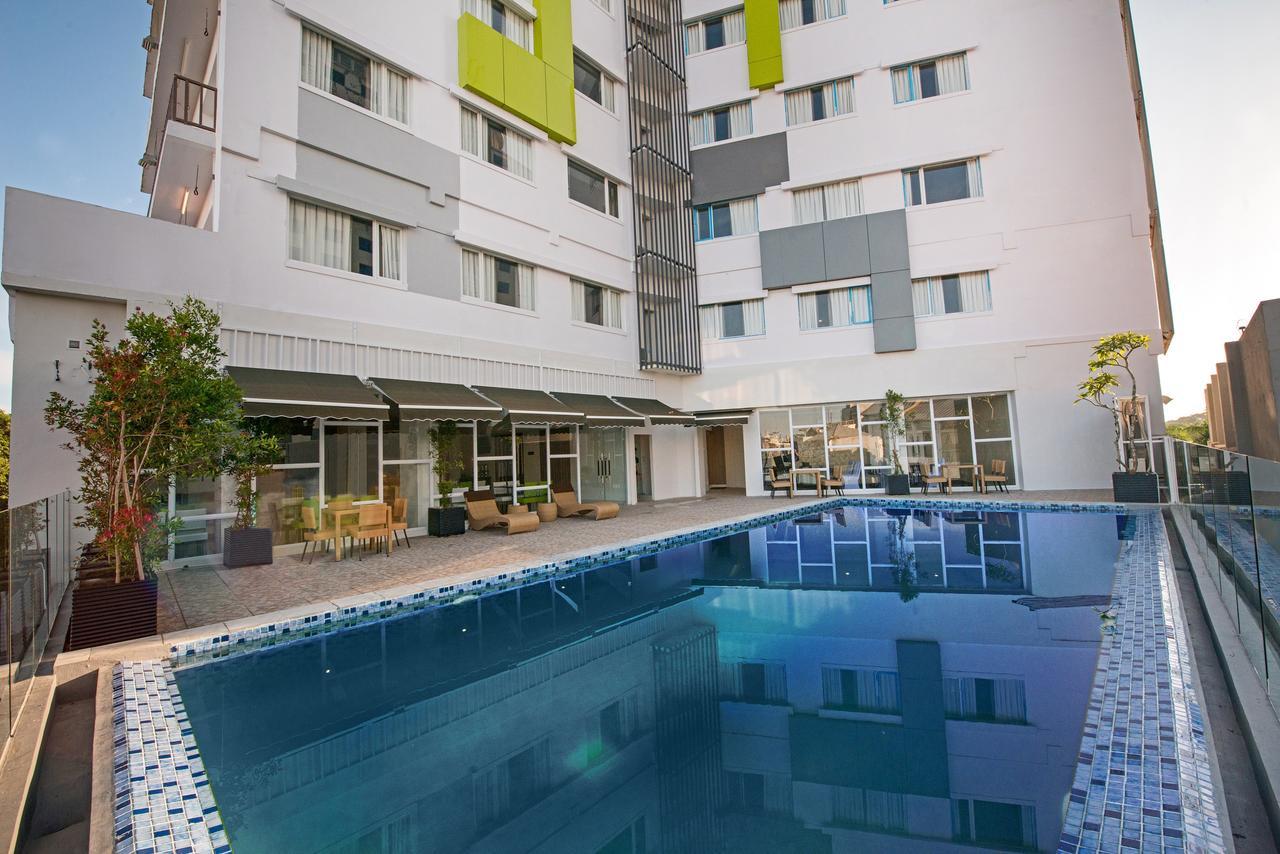 Whiz Prime Hotel Hasanuddin Makassar Ngoại thất bức ảnh