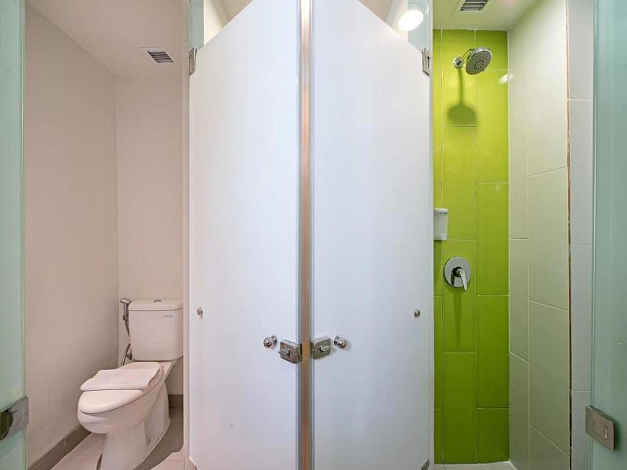 Whiz Prime Hotel Hasanuddin Makassar Ngoại thất bức ảnh