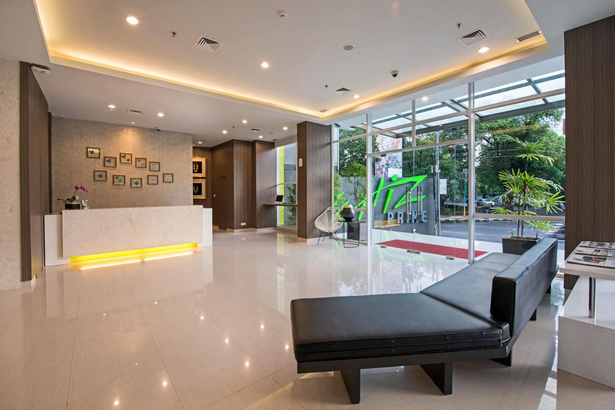 Whiz Prime Hotel Hasanuddin Makassar Ngoại thất bức ảnh